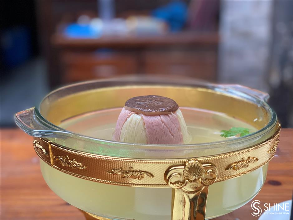 enjoy traditional culture on sanlin old street